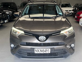 2018 Toyota RAV4 - Thumbnail