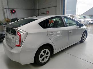 2014 Toyota Prius - Thumbnail