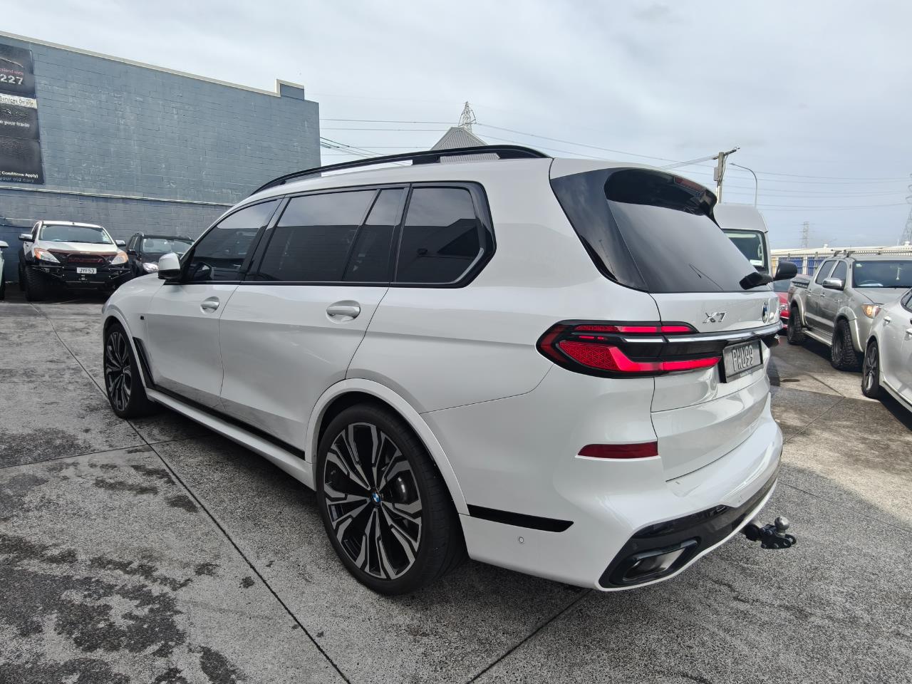2023 BMW X7