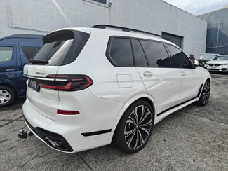2023 BMW X7 - Thumbnail