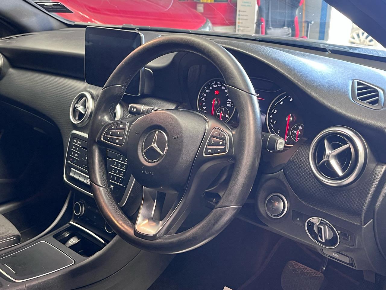 2017 Mercedes-Benz A 180