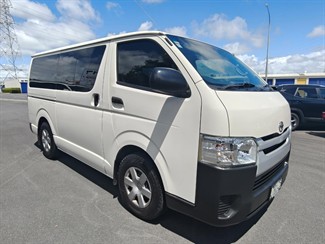 2018 Toyota Hiace - Thumbnail