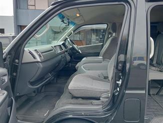 2009 Toyota Hiace - Thumbnail
