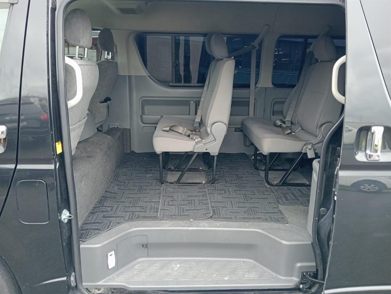 2009 Toyota Hiace
