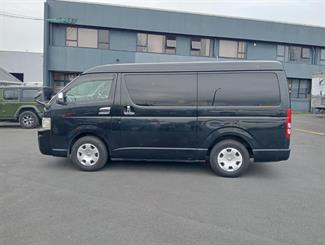 2009 Toyota Hiace - Thumbnail