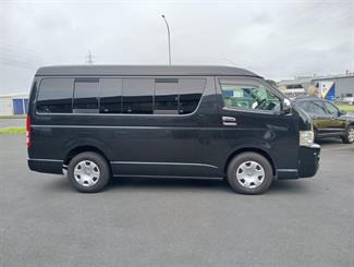 2009 Toyota Hiace - Thumbnail