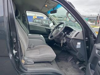 2009 Toyota Hiace - Thumbnail