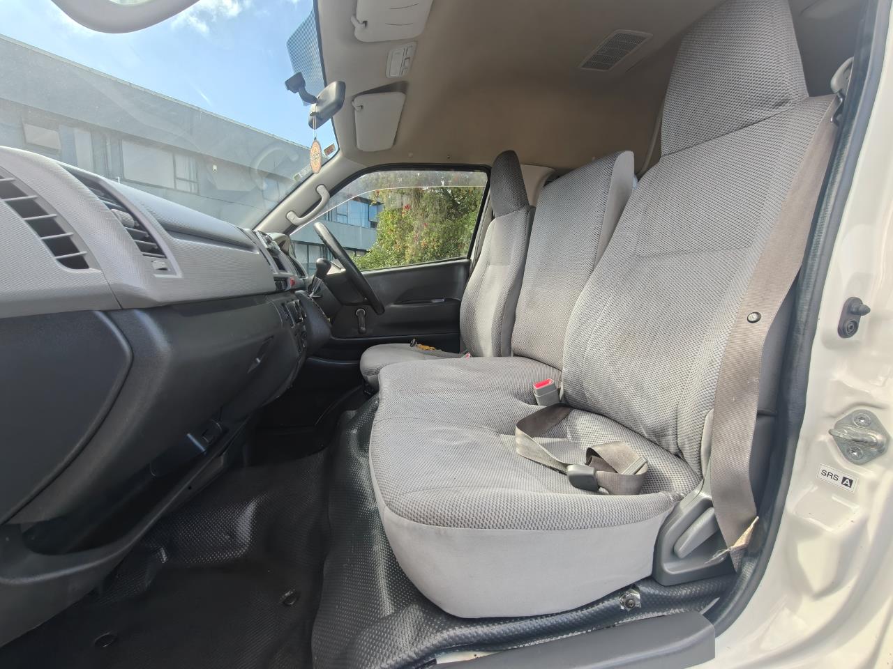 2006 Toyota Hiace