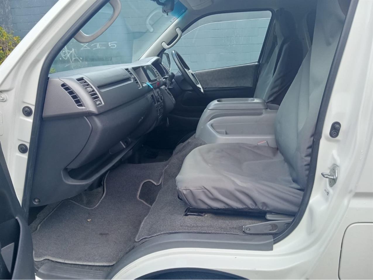 2009 Toyota Hiace