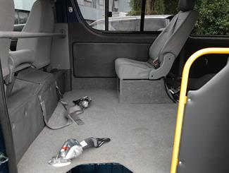 2006 Toyota Hiace - Thumbnail