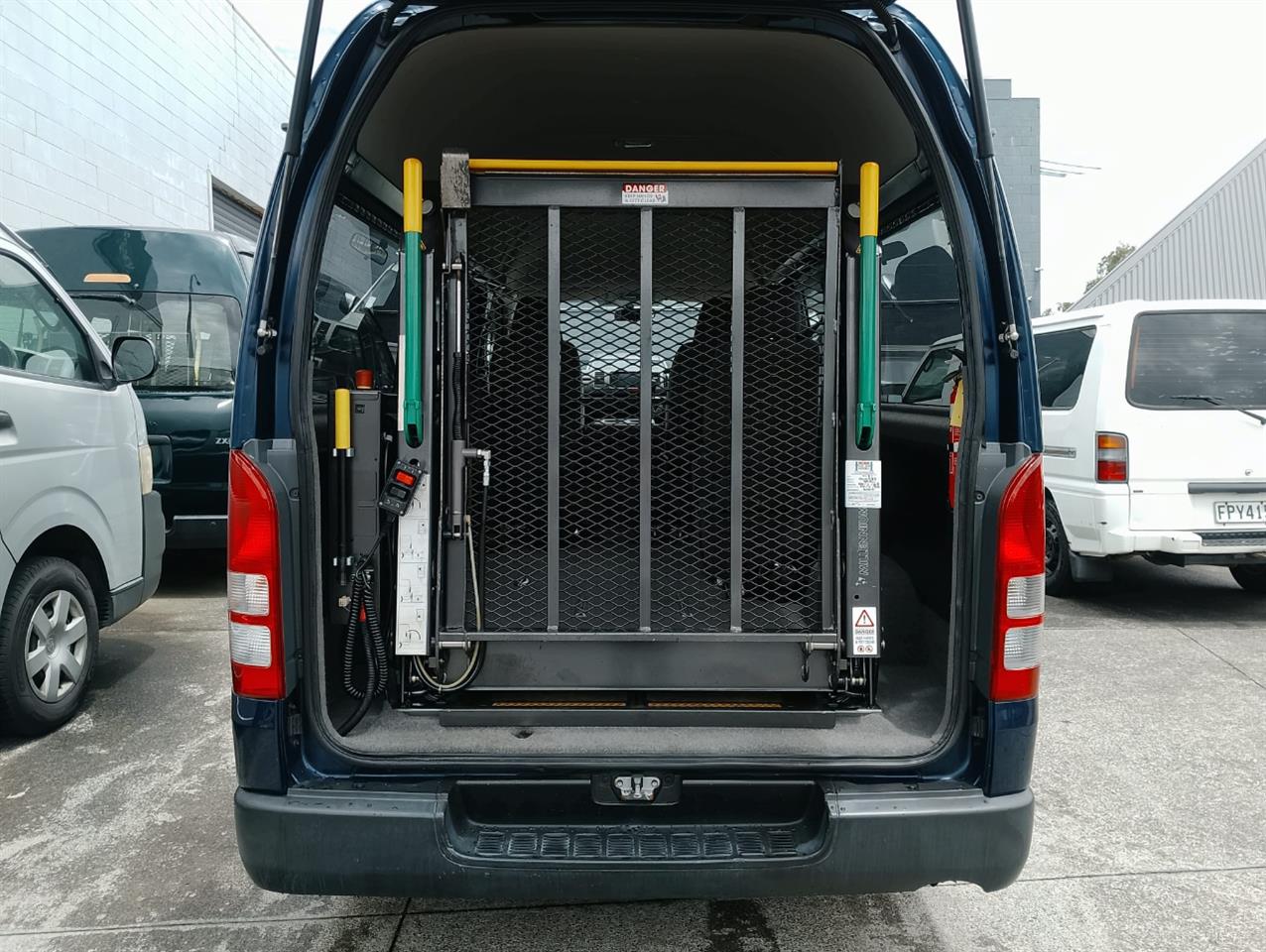 2006 Toyota Hiace