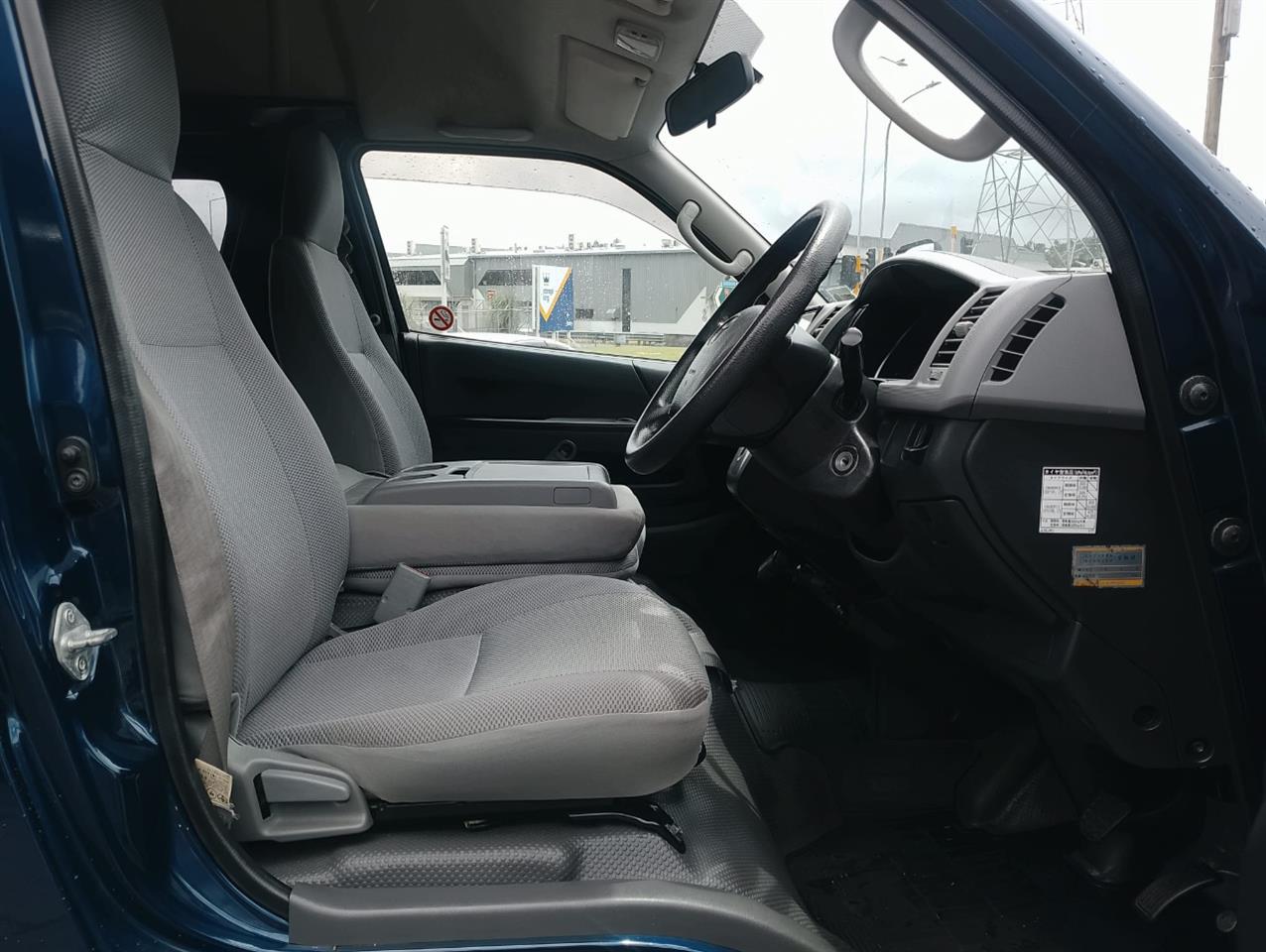 2006 Toyota Hiace