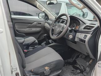 2016 Mitsubishi Triton - Thumbnail
