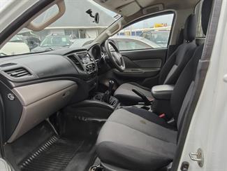 2016 Mitsubishi Triton - Thumbnail