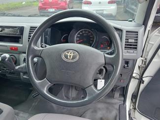2012 Toyota Hiace - Thumbnail