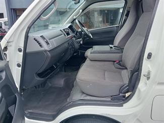 2012 Toyota Hiace - Thumbnail