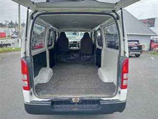 2012 Toyota Hiace - Thumbnail