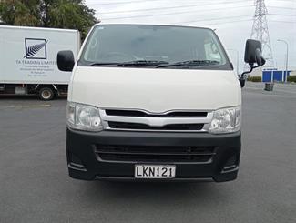 2012 Toyota Hiace - Thumbnail