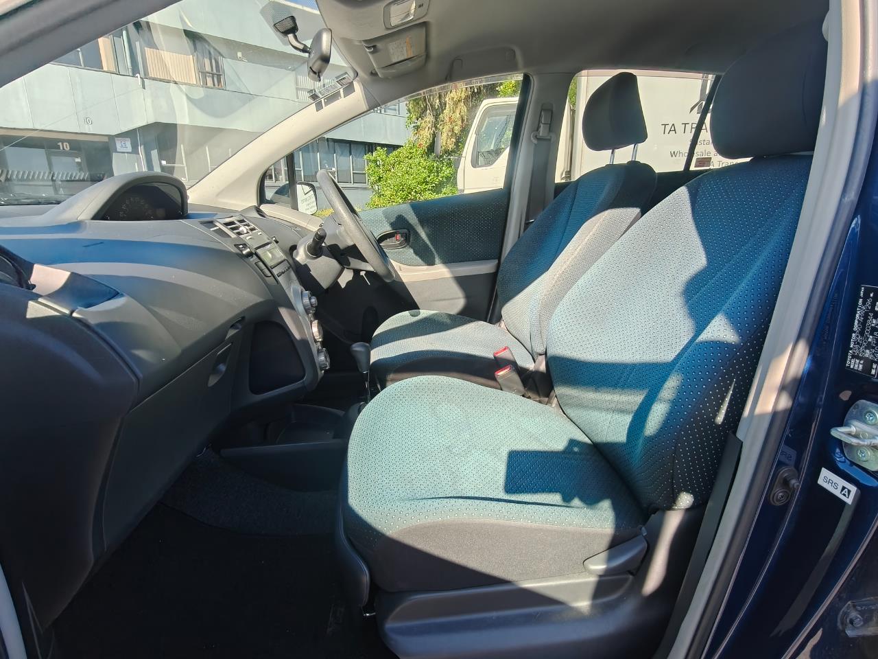 2006 Toyota Vitz