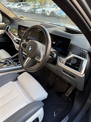 2024 BMW X7 - Thumbnail