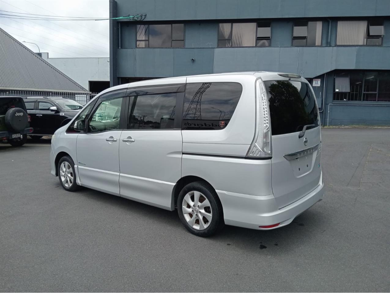 2013 Nissan Serena