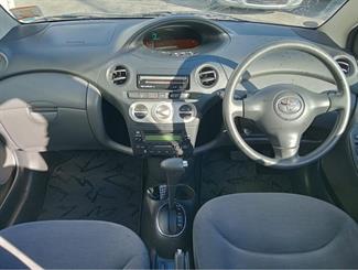 2004 Toyota Vitz - Thumbnail