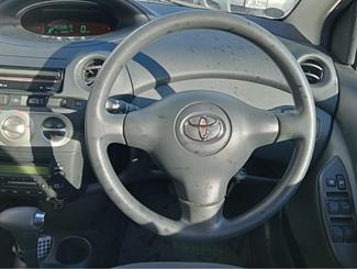 2004 Toyota Vitz - Thumbnail