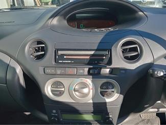 2004 Toyota Vitz - Thumbnail
