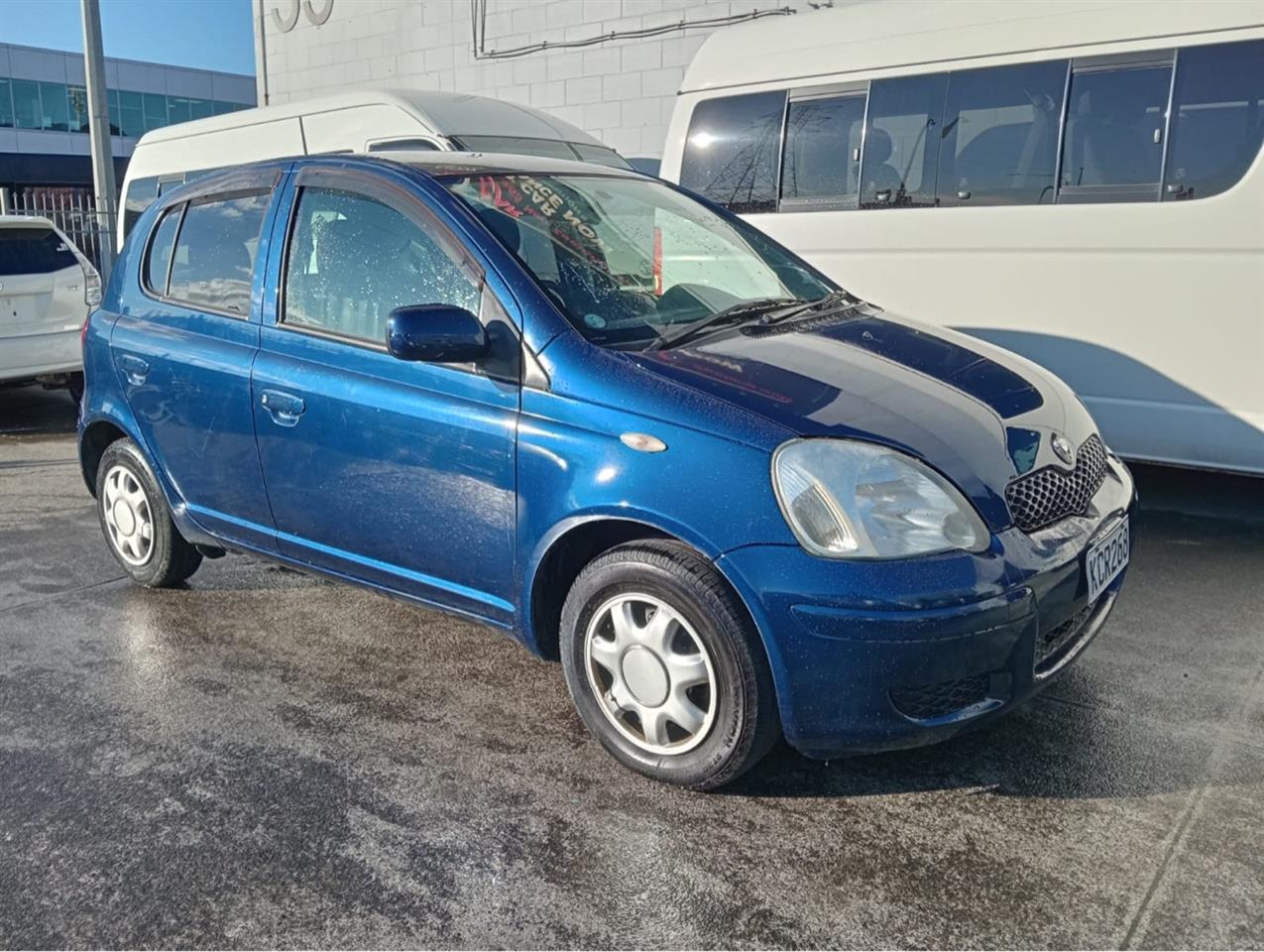 2004 Toyota Vitz