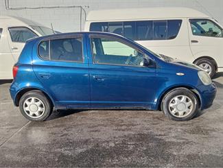 2004 Toyota Vitz - Thumbnail