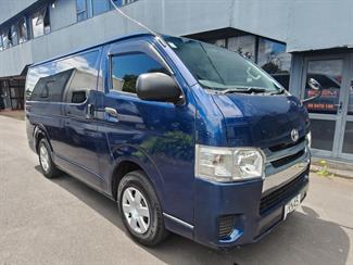 2015 Toyota Hiace - Thumbnail