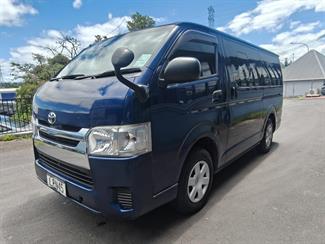 2015 Toyota Hiace - Thumbnail