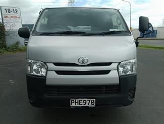 2015 Toyota Hiace - Thumbnail