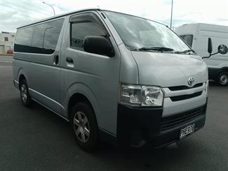 2015 Toyota Hiace - Thumbnail