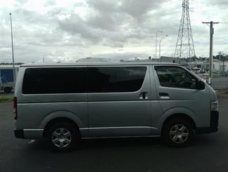 2015 Toyota Hiace - Thumbnail