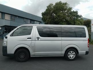 2015 Toyota Hiace - Thumbnail