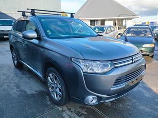 2014 Mitsubishi Outlander - Thumbnail