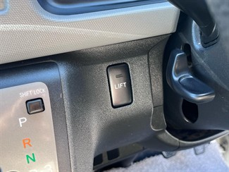 2009 Toyota Hiace - Thumbnail