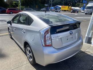 2014 Toyota Prius - Thumbnail