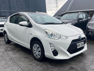 2016 Toyota Aqua - Thumbnail