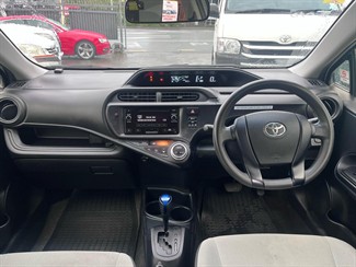 2016 Toyota Aqua - Thumbnail