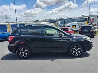 2015 Subaru Forester - Thumbnail