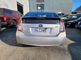 2014 Toyota Prius - Thumbnail