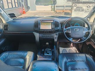 2010 Toyota Land Cruiser - Thumbnail