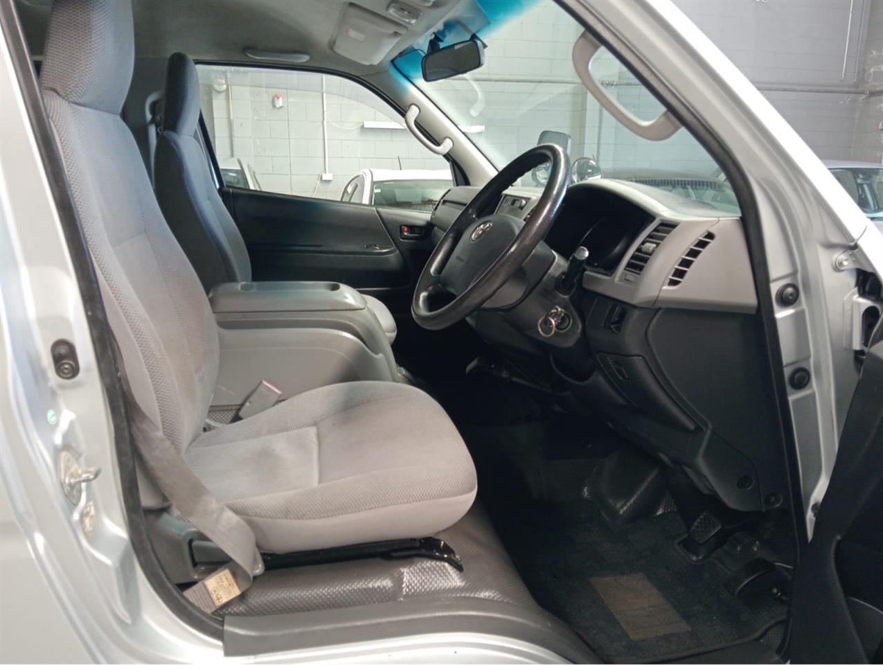 2010 Toyota Hiace