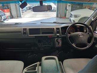 2010 Toyota Hiace - Thumbnail