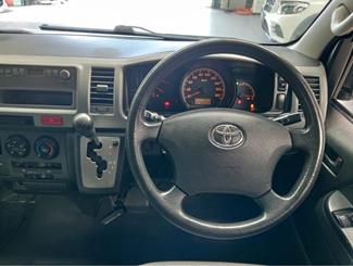 2010 Toyota Hiace - Thumbnail