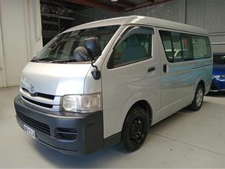 2010 Toyota Hiace - Thumbnail