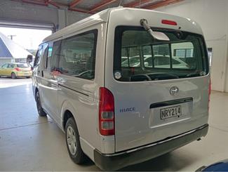 2010 Toyota Hiace - Thumbnail