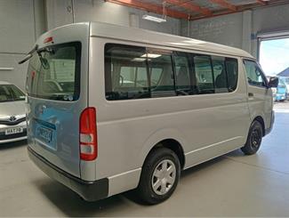 2010 Toyota Hiace - Thumbnail